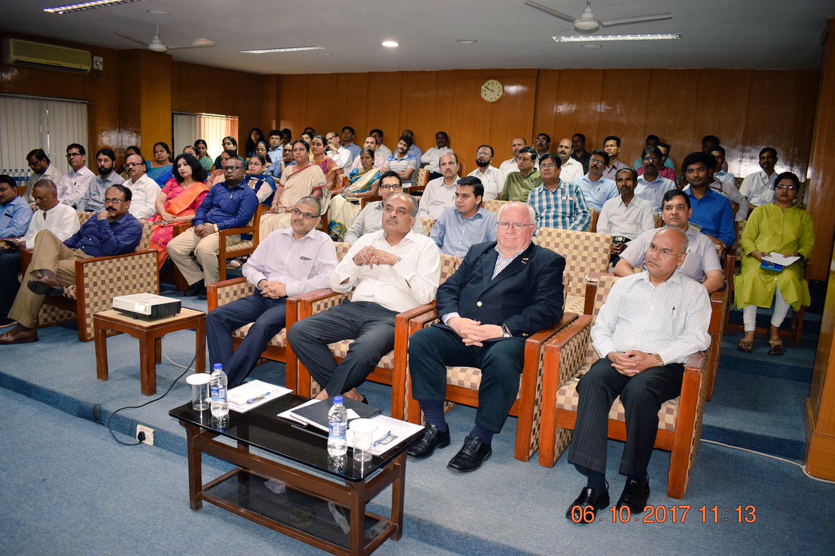 GlobalPrashant's tweet photo. Senecaโs expert on Forensic Accounting Prof. Cam McCaw delivered a talk on Anti-Corruption: A Global Prescriptive at NADFM, Pune #senecago https://t.co/lMOZS8O4aI