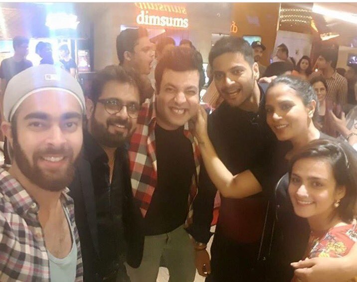 OyeManjot's tweet photo. About last night at the screening #VictoriaandAbdul @alifazal9 you were so good mere bhai like outstanding loved it!!! https://t.co/nYdEKJeCRO
