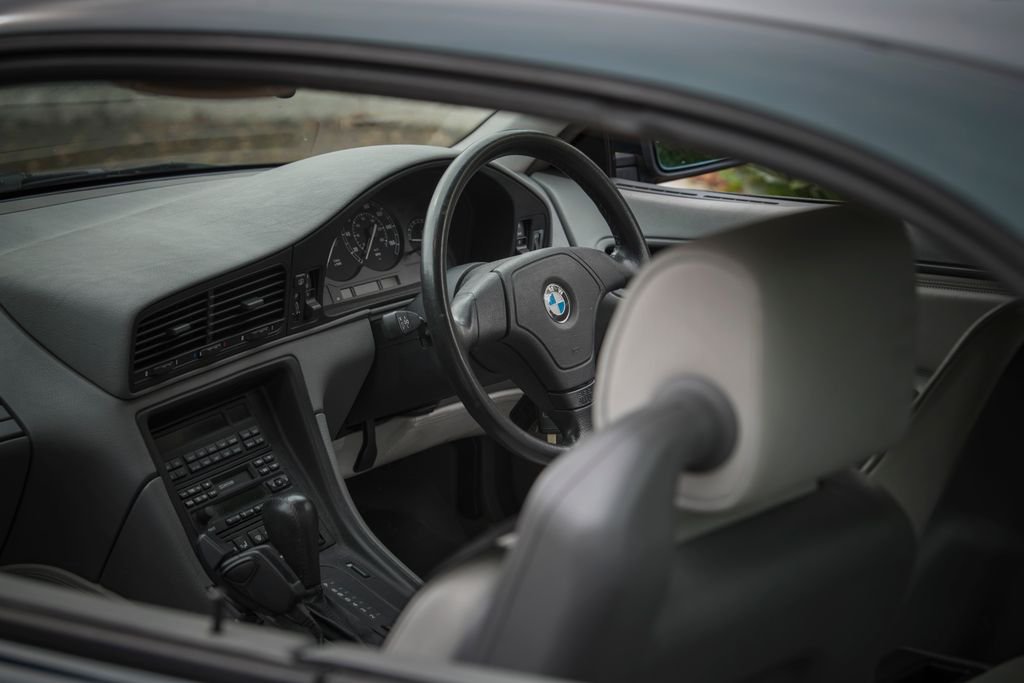 BonhamsCars's tweet image. Happy Friday! Say hello to our latest listing on TheMarket.co.uk, an Oxford green #BMW 840CI from 1995! 🇩🇪 bit.ly/2xYY3MO