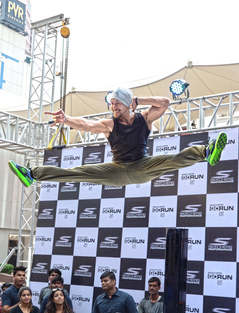 iTIGERSHROFF's tweet photo. #GoRun5 challenge completed! Thank you @skechersGOin! I had an amazing time today! 🤗 https://t.co/Btht4QwBQt