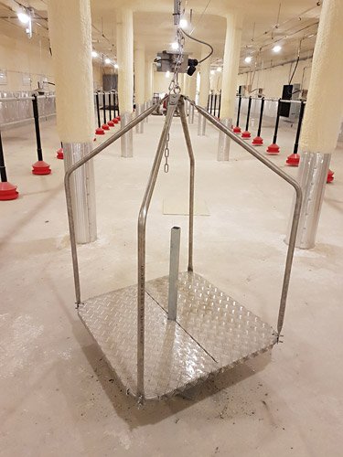 Tuffigorapidex's tweet photo. Mise en route de bâtiments repro dinde en Hongrie: bâtiment obscur, ventilation latérale #kanair #avitouch, pesage auto. silos &amp; animaux. https://t.co/54o8gdAaR5