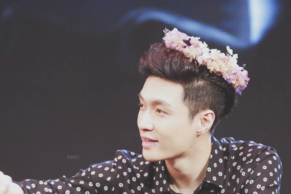 Lay_Argentina's tweet photo. ¡Celebremos el cumpleaños de nuestro Lay con el hashtag #HappyLayDay ! Demostremos todo nuestro cariño @weareoneEXO https://t.co/ueDomPmtaf