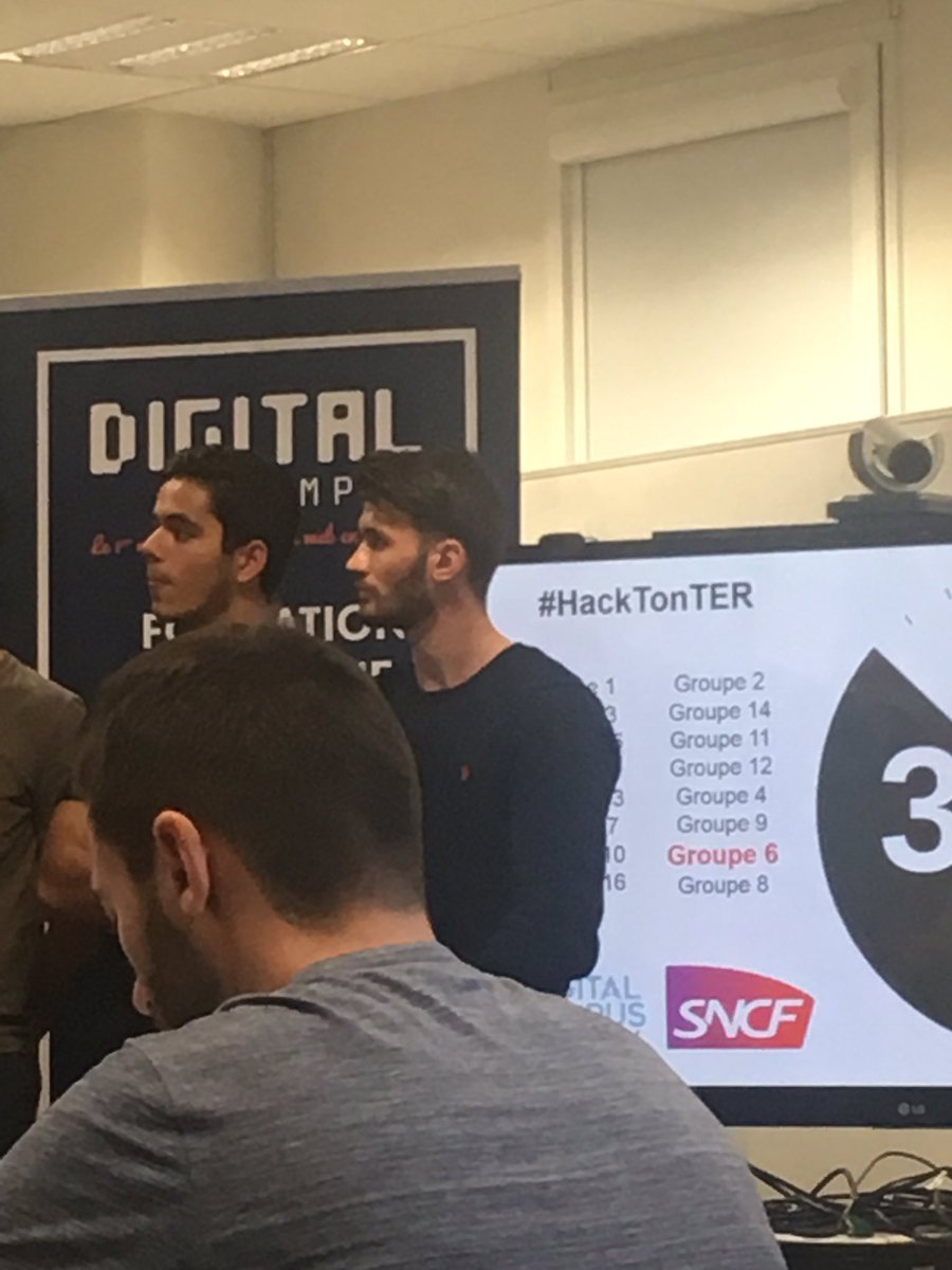 hange01's tweet photo. À @DC_Mtp on a Christophe Beaugrand qui nous présente son projet 😂 #HackTonTER #sosiedefou https://t.co/MUvo38fHEj