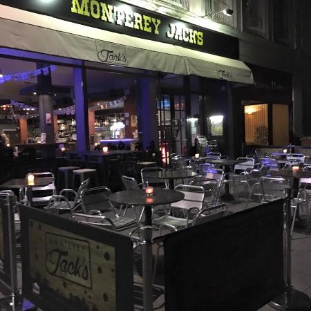 PerthCityCentre's tweet image. Looking for a job in the hospitality industry in Perth City Centre?
Monterey Jack's are hiring now! 

More: goo.gl/TwcTsB