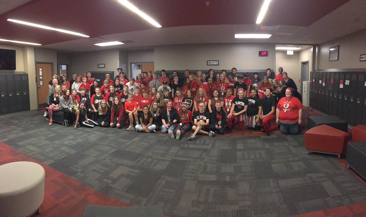 HistoryCms's tweet photo. So much red and black pride we had to take a panoramic #obsession #redandblack #cmspride https://t.co/7002Lfa8hW