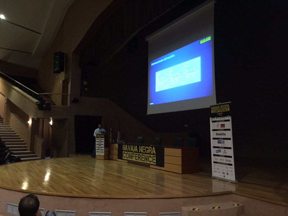 alicia_weber's tweet image. #DeepMachineLearning el concepto que explica la manera en la que una máquina aprende como los humanos con @AlbertoRRodas de @SophosIberia