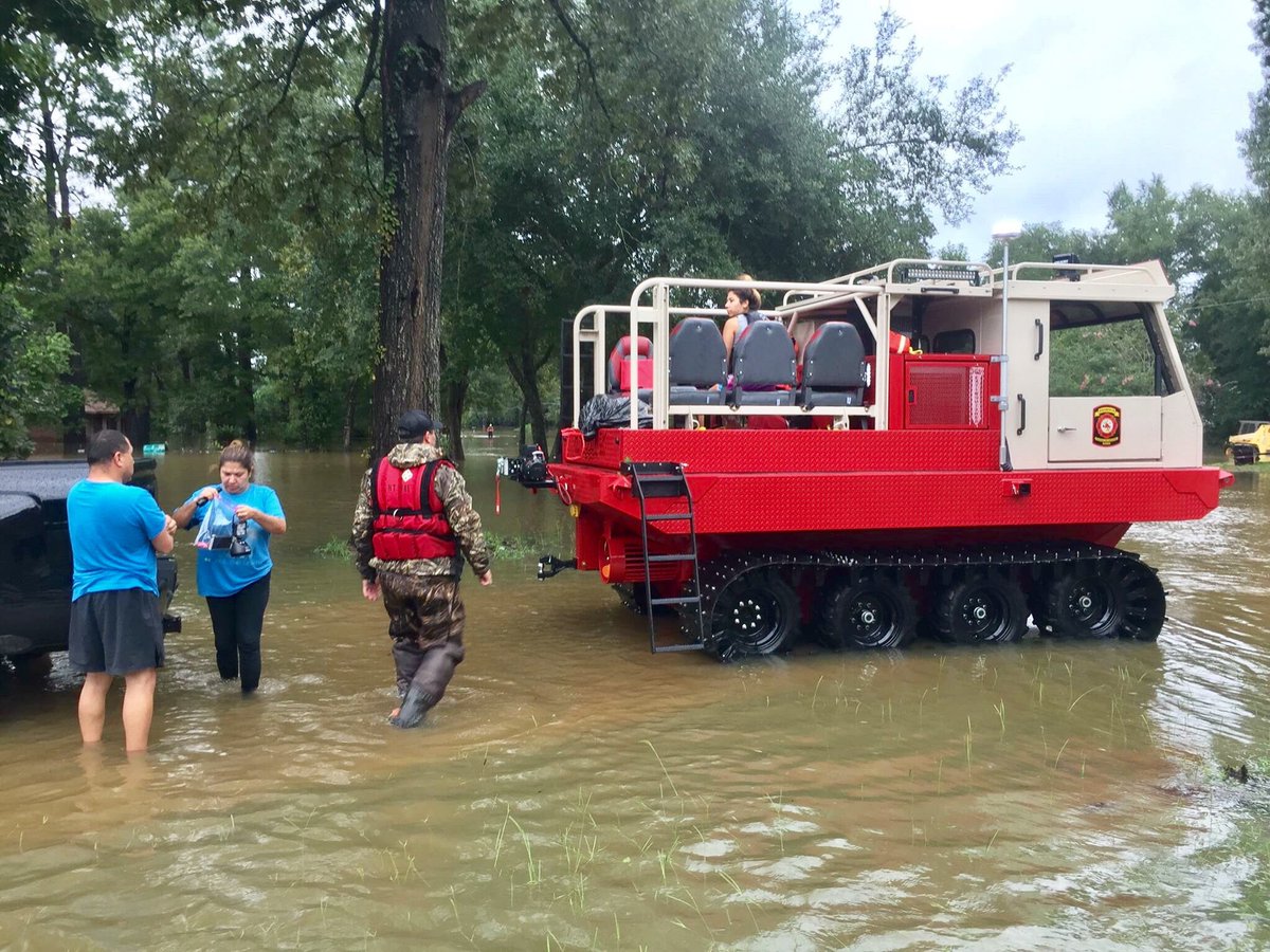 DMN_TV_Show's tweet photo. @Hydratrek1 doing work for those effected by the recent hurricanes! Amazing amphibious machines! #hydratrekamphibious #ducktank https://t.co/UvMUss5pUu