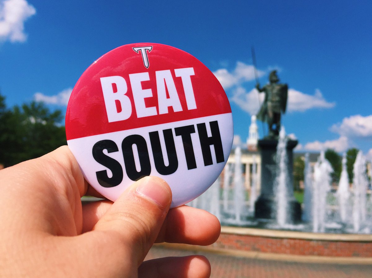 FreshmanForum's tweet photo. "BEAT SOUTH" buttons are back! Purchase yours today in the Trojan Center! 🛡⚔️ https://t.co/ra55rqVJeZ