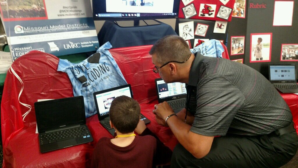 Dr_jlink's tweet photo. Playing coding games created by my friend Aden from McDonald County. A world of endless opportunities. #MSBA17 https://t.co/PJoqTgPgYE