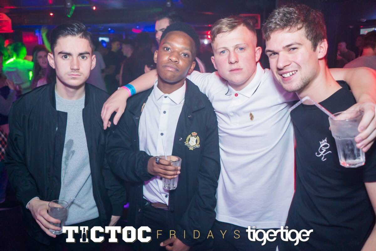 AntonioRyan14's tweet photo. @Bengriff21 happy birthday lad, catch you soon 🎉🎉 https://t.co/bitRL0NL4u
