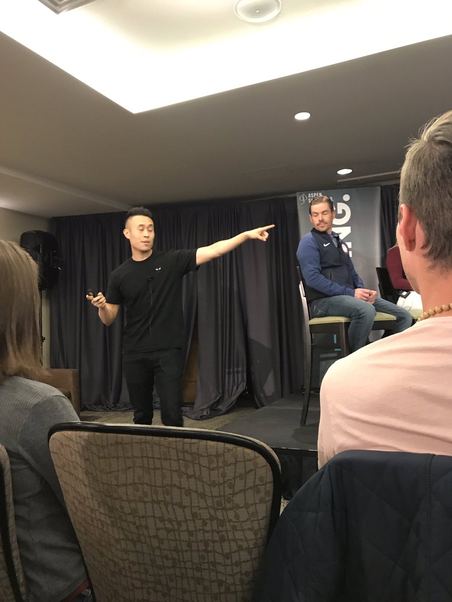 zach_berman's tweet photo. Only feels right to tweet about Twitter's brand strategist himself @john_lee. #strikeapose #themeeting13 #bigideas https://t.co/eE5g3LnwRo