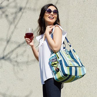 theswankey's tweet photo. What are you planning on giving for Christmas this year? Be Amazing, Be Original, Give The Swankey Beverage Tote, https://t.co/qNWvKpT4ik https://t.co/KVMRq65bIG