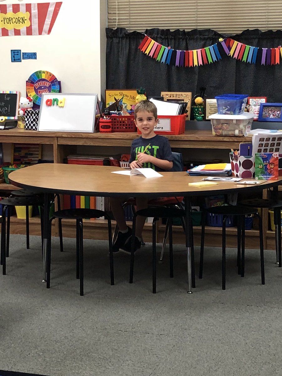 BrandiLaCasse's tweet photo. Positive Bahavior Shopping Day #postitivebehavior #stinkyfeet #supersupplies #newteacherintheroom #skyline1718 @SEDALIASCHOOLS @SkylineTiger https://t.co/hdGy3X884f
