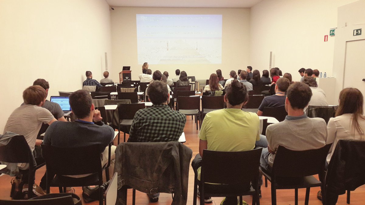 emprenderzitek's tweet image. Conociendo la experiencia de Txell Costa @txellcosta #1M30 #construyendotupropiofuturo #trabajarenloquecreemos #emprender @upvehu