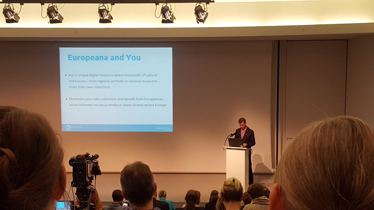 dieseliesel's tweet photo. Nice #CodingDurer flashback w/ @CultureDoug presenting @Europeanaeu &amp; the benefits of using it &amp; collaborate! #musmuc17 #europeana #OpenData https://t.co/tP0M5Z75N9