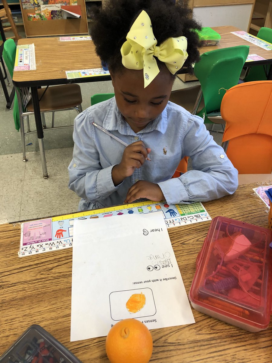 MrsWaurin's tweet photo. Ss use their senses to write about an object that relates to a memory.
@MeganHaberkam #VVPLC #developingskilledwriters https://t.co/1k2hFNZxG6