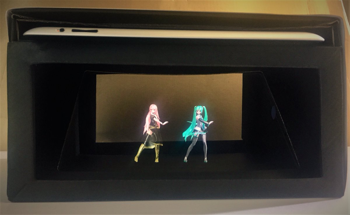 VPHOLOGRAM's tweet image. Don’t just showcase a product, add an element that’s going to grab attention from the very start. #Holograms are the way forward, we promise