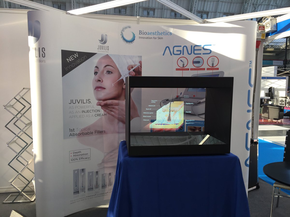 VPHOLOGRAM's tweet image. Don’t just showcase a product, add an element that’s going to grab attention from the very start. #Holograms are the way forward, we promise