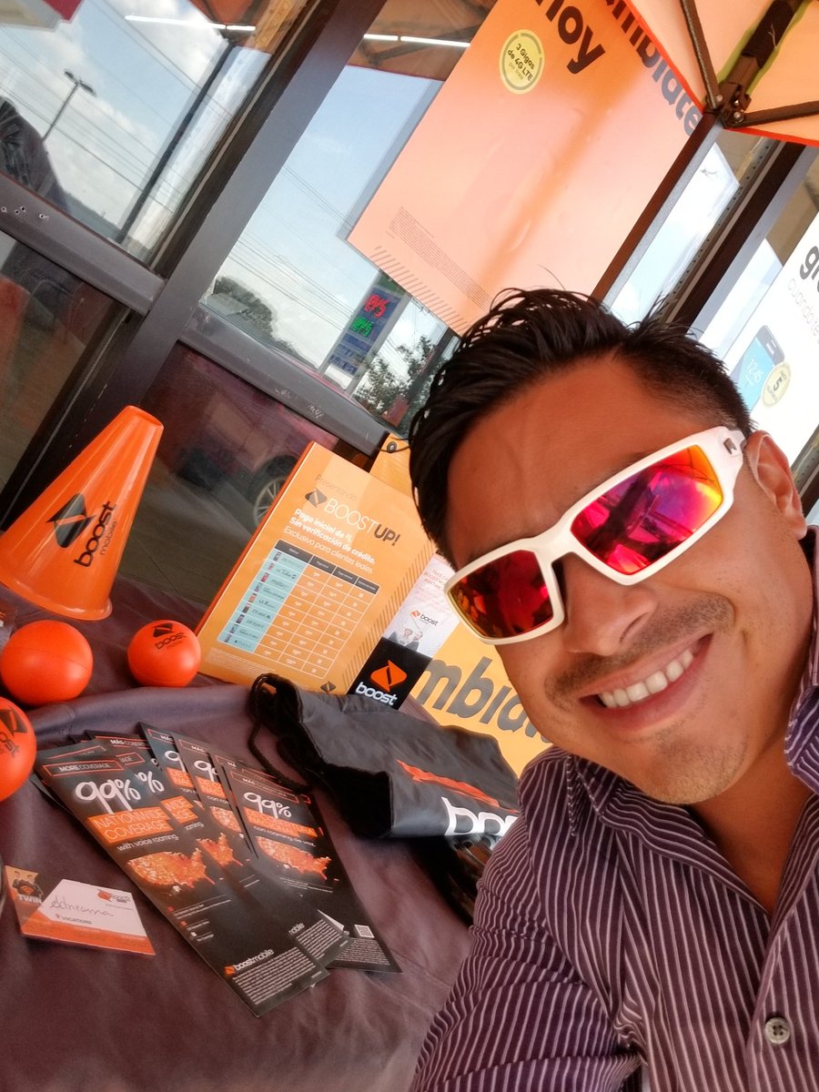 TwinCesar's tweet photo. Friday Fun day!! Our focus: "Raise the bar and own the mile!" Twin Wireless @jboost181 @KristyPfahler #Boostmobileaustin #Boostaustin https://t.co/H0jvHEstp9