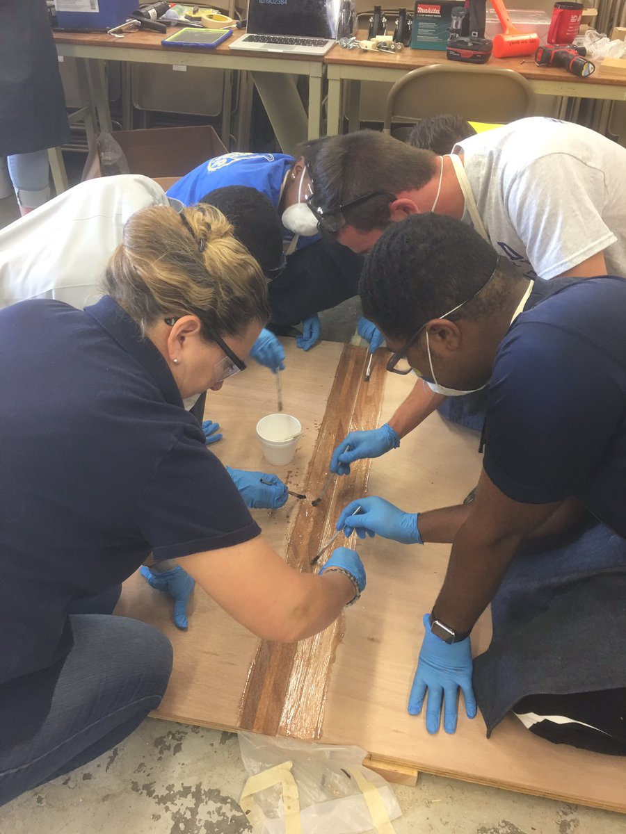 vafozzils's tweet photo. Student scarphing!  #SHSRowTheBoat #iwcsSTEM https://t.co/VjwyPr4KWu