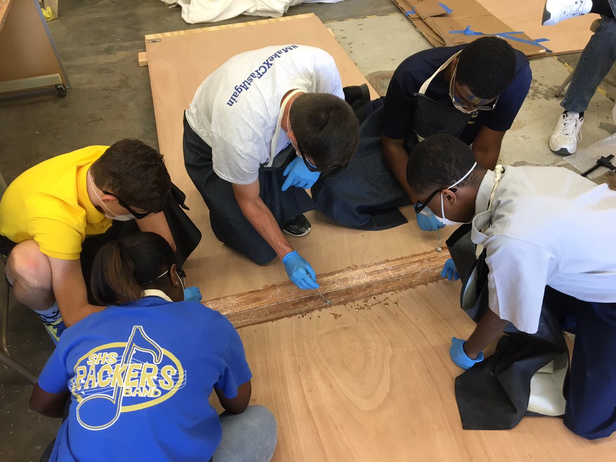 vafozzils's tweet photo. Student scarphing!  #SHSRowTheBoat #iwcsSTEM https://t.co/VjwyPr4KWu