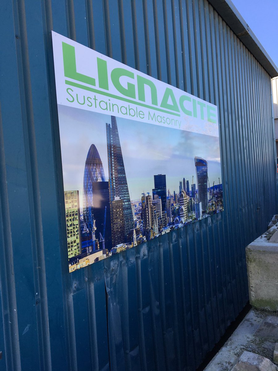 apex_signs1's tweet photo. Busy day installing @LignaciteUK new signage #lookinggood 👌#acrylicsigns #dibondsigns https://t.co/AHD3ci5mY1
