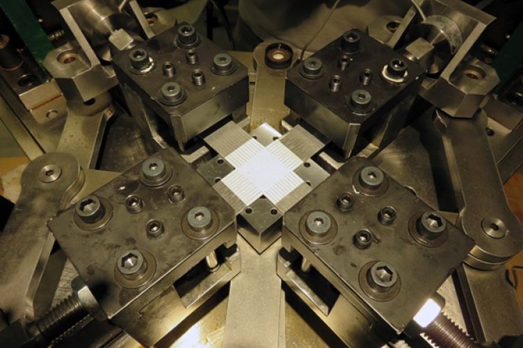 NHEconomy's tweet photo. .@UofNH launches new project with @CCSNH603 and NH #advancedmanufacturing partners to address workforce needs #MFG17 https://t.co/W4HS5FUJjK https://t.co/UGAazAKj9e