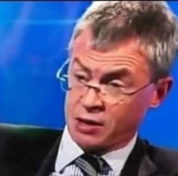 DarrenClabb91's tweet photo. Joe Brolly before he sent an apology text to Colm Copper #LateLateShow #drunkentexts https://t.co/SC0O1azVLc