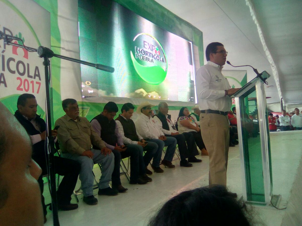Inca_Sur's tweet photo. Expo horticola 2017. Un espacio para la generacion de negocios y aprendizajes para los agroproductores.  Felicidades!!!!!! @RafaRamos_B https://t.co/Jj6sgRCZvR