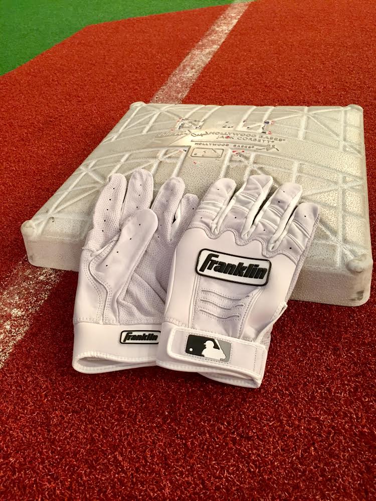 MLBNetwork's tweet photo. The @Yankees &amp; @Indians are coming up on #MLBNetwork!

RETWEET for chance at Greg Bird and Edwin Encarnacion @FranklinSports batting gloves https://t.co/3CD2gDVeZA