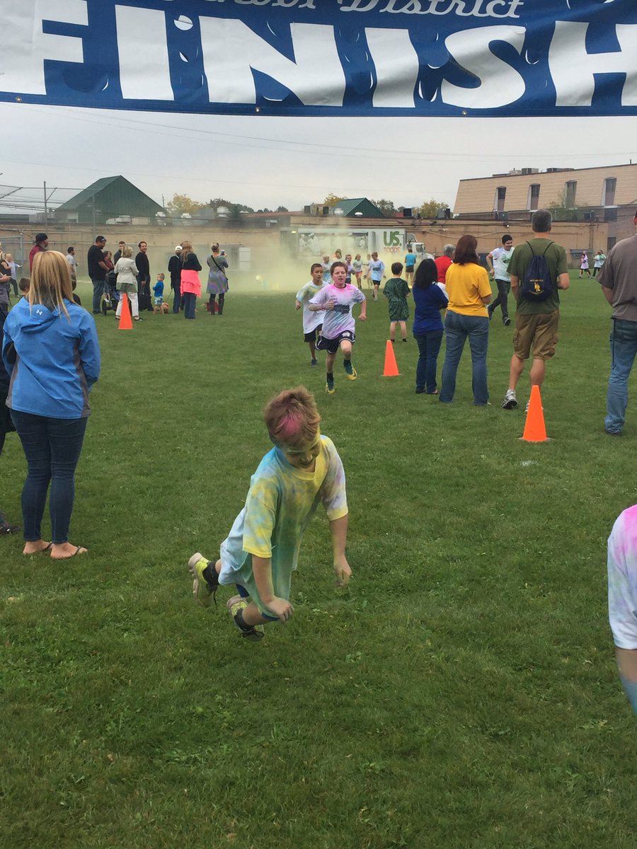 Mill_WCSD's tweet image. Another successful Color Run #colorfulfun!