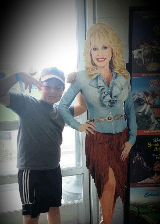 AngelaBeard417's tweet photo. Missing @Sevierville ! He said I wanna meet @DollyParton well this is as close as he got haha. #raisinghim right #backtogeorgia https://t.co/7iWFV5cZk3