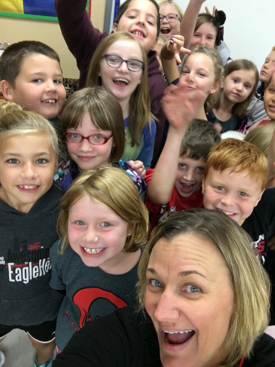 jlhilgendorf's tweet photo. Homecoming fun! #riverdeephoco @Rise_Above_CHS @MrKuchCHS https://t.co/F9sKa4DuHJ