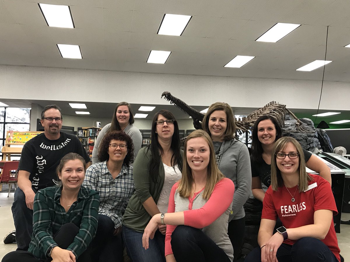 LynnSplawinski's tweet image. #saderscience crew and #bigbert in the Carlton LC!!! #teamawesome