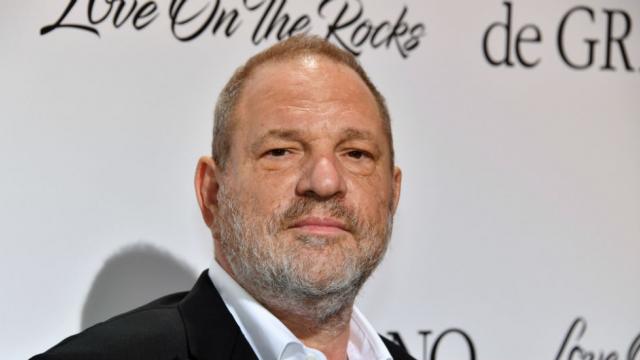 thehill's tweet image. JUST IN: DNC to donate money from Weinstein to women's political groups after sexual harassment accusations hill.cm/VAximdQ