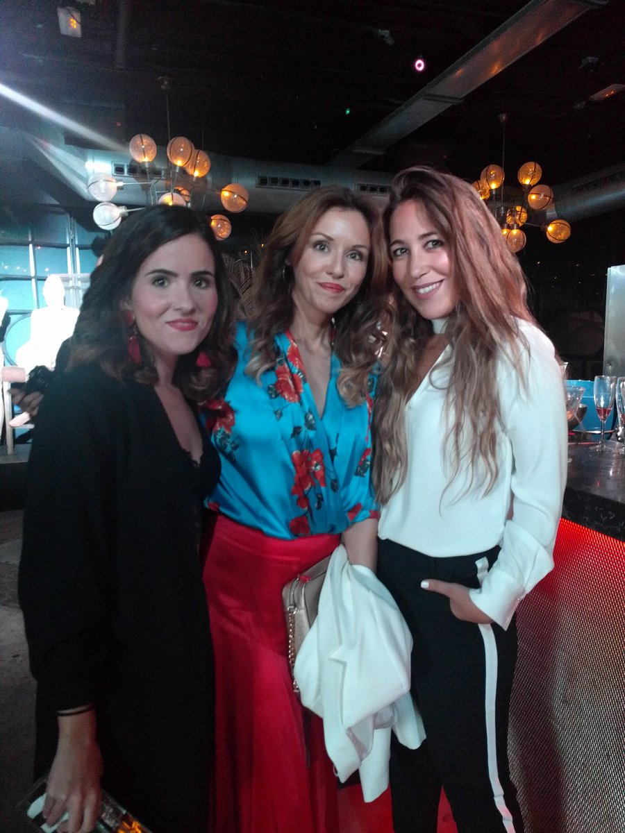 AlicanteFW's tweet photo. Esta noche cerramos 2° jornada de #AFW17 en #Copity Laseda también con nuestra embajadora @enmivestidor https://t.co/IgWgtP9GyG