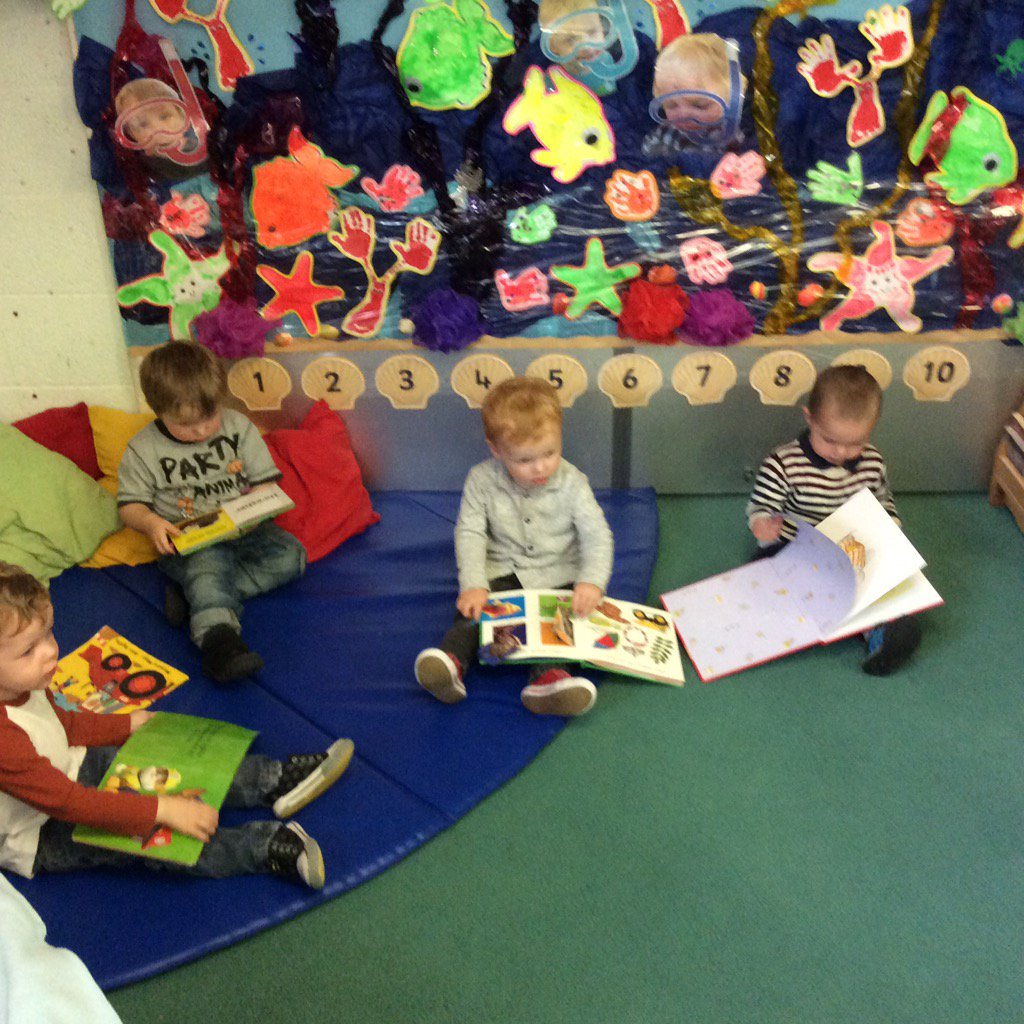 LisaBellamy13's tweet photo. #ReadingRocks in Little Stars..Barry the fish with fingers @IsherwoodMrs @MrsHughesx @TheDistrictCE https://t.co/5NDMXklcOe