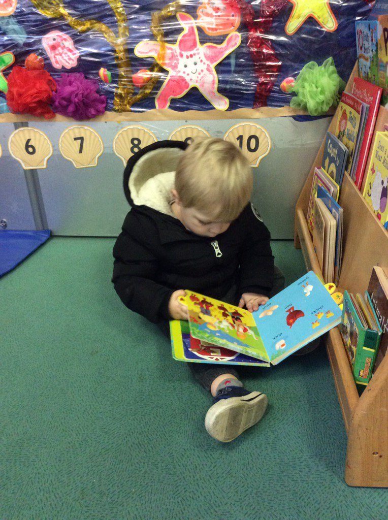 LisaBellamy13's tweet photo. #ReadingRocks in Little Stars..Barry the fish with fingers @IsherwoodMrs @MrsHughesx @TheDistrictCE https://t.co/5NDMXklcOe