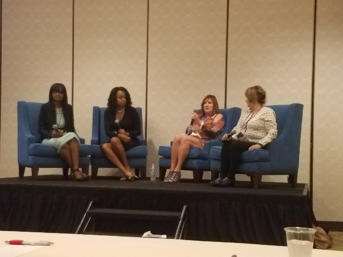 Pincars_Share's tweet photo. Grateful and in awe to be seated with these amazingly super women! @theMBL #WomeninBusiness https://t.co/NVHBryfTfV