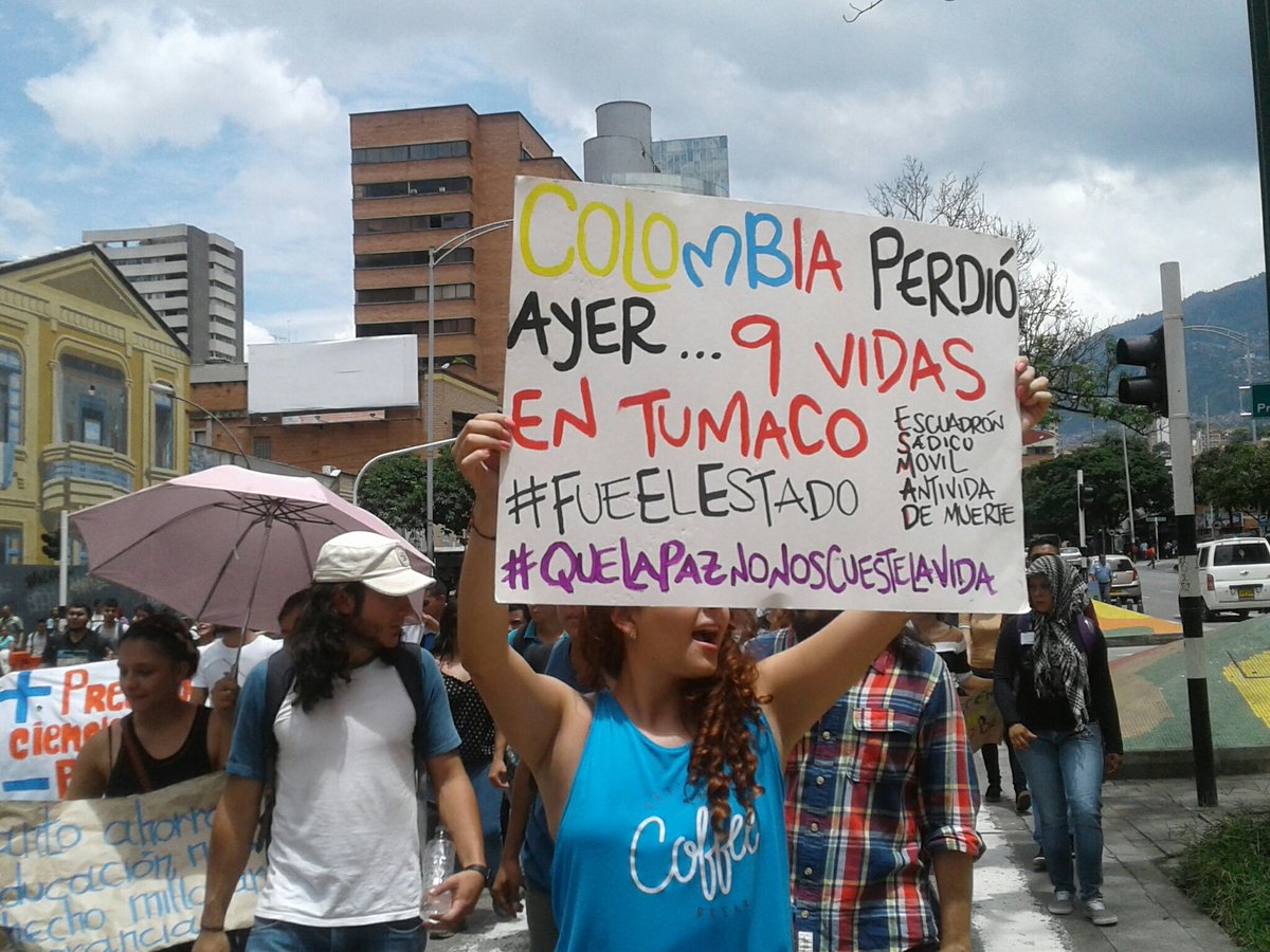 Col_Informa's tweet photo. #YoMeMovilizo | Estudiantes están con Tumaco #MasacreDeTumaco #FueElEstado https://t.co/O1eiM9gsKB