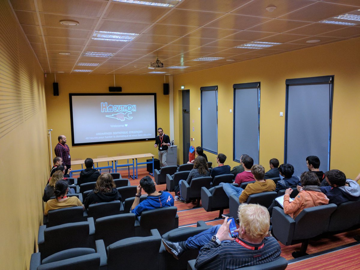 Mga_FR's tweet photo. Debut du hackathon domotique, c'est parti pour 48h non stop #hackathon61 https://t.co/O4A9jb2vox