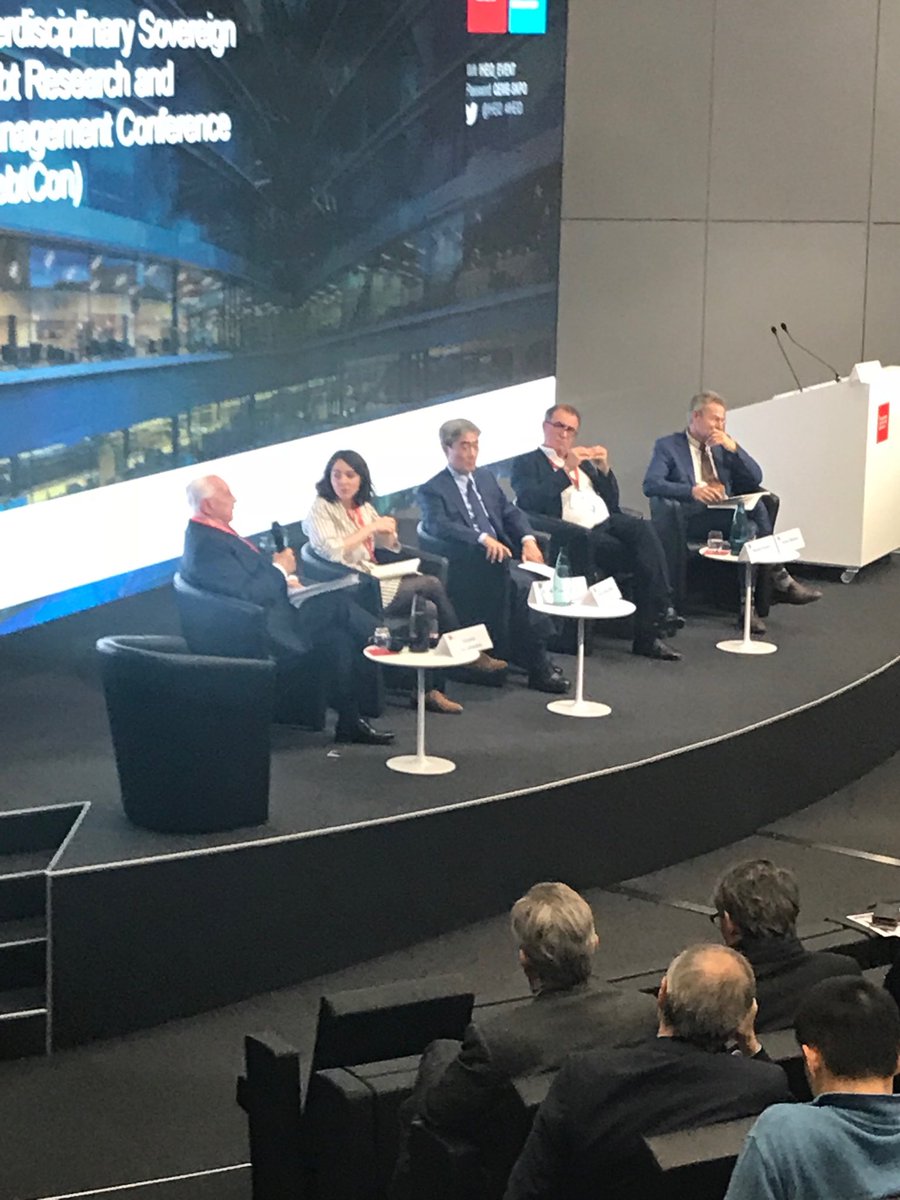 NielsenEcon's tweet photo. Cierre de la conferencia: de Laroisiere, Soumaya Keynes (The Economist), Song Shin (BIS), Roubini, y Wyplosz (Gradúate Institute, Geneva) https://t.co/rGJ96ZgdAm