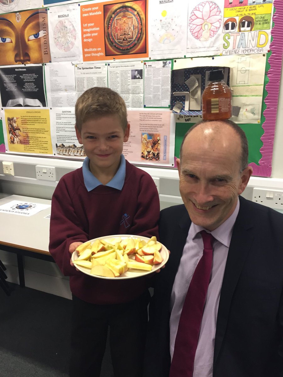 MrsBouttellRE's tweet photo. Erm, what is Mr Cordeaux doing?! https://t.co/IzSG1HpxNv
