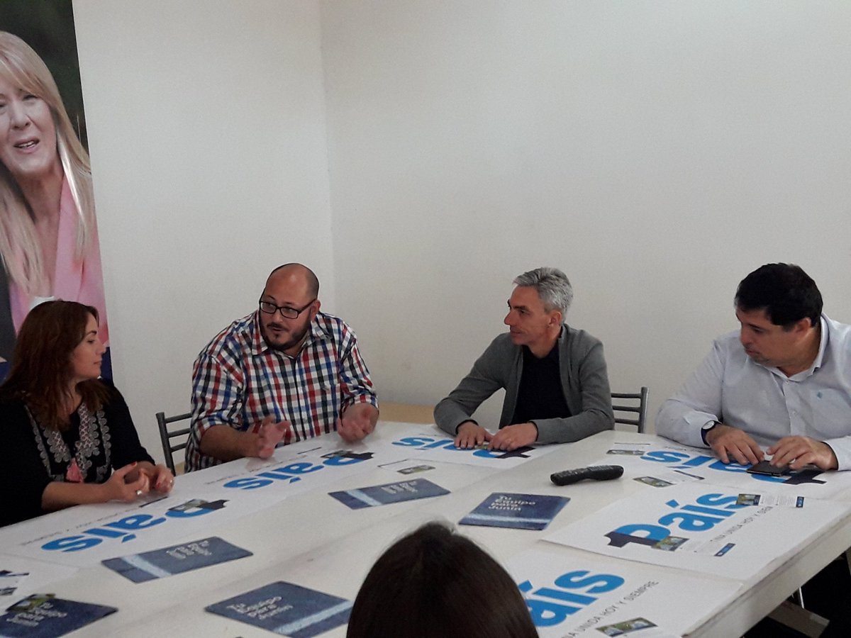 Seguimos dialogando sobre #educacion junto a <a href="/alejbraga/">Alejandro Braga</a> <a href="/geducativa_arg/">Gustavo Iaies</a> @FRenovadorJunin <a href="/1PaisUnido/">1País</a> <a href="/1PAISprensa/">1País PRENSA</a>