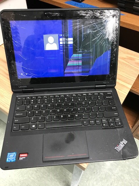 CPHSTimberTech's tweet image. This is why you should always carry your laptop in its protective sleeve when walking down the hall!  #bekindtoyourlaptop #leanderisdlib