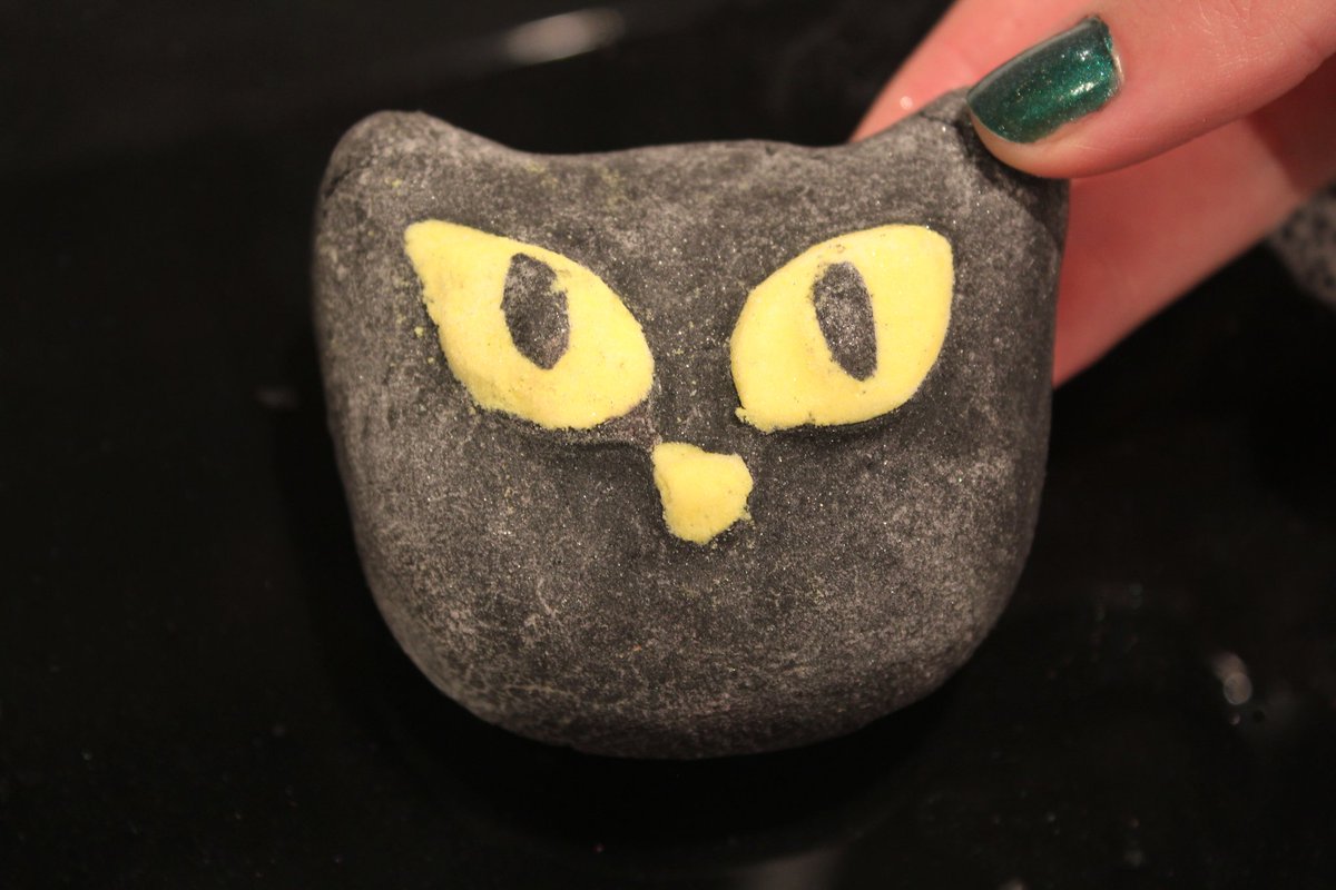 Lush Reading tweet media