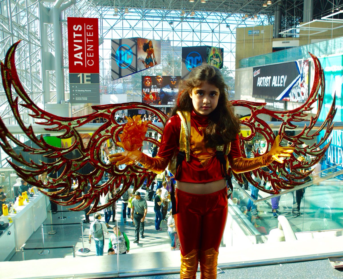 dgartside's tweet photo. @NY_Comic_Con Dark Phoenix rises........Awesome Day 1, can't wait for Day 2! #NYCC2017 https://t.co/oz46HduAvR