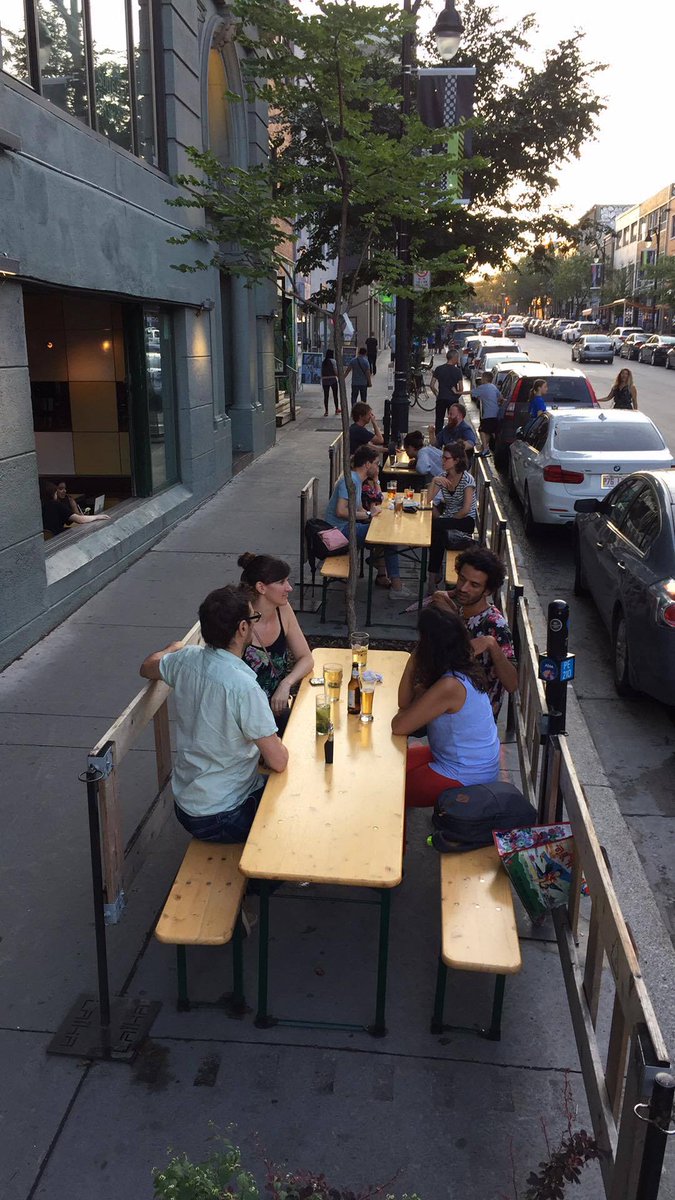 Plus que 10 belles journées et soirées pour profiter de la terrasse <a href="/LaikaMontreal/">Laïka Montreal</a> !!! Vin chaud au menu !