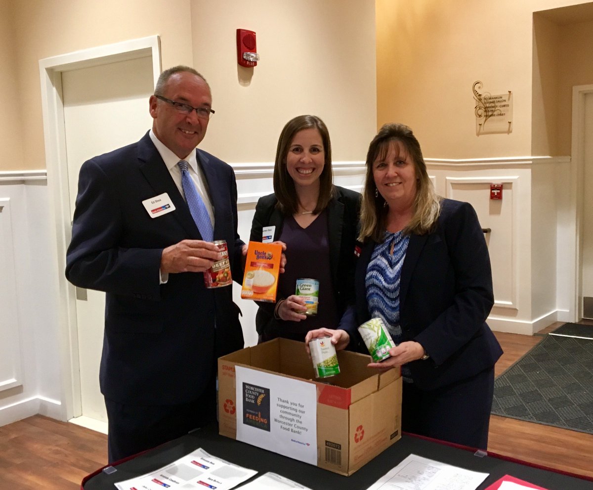 edwin_shea's tweet photo. Proud of my colleagues for collecting donations for @WorcCtyFoodBank in alignment with our @BankofAmerica #GiveAMeal campaign! #FightHunger https://t.co/ZBYAKlyg4S