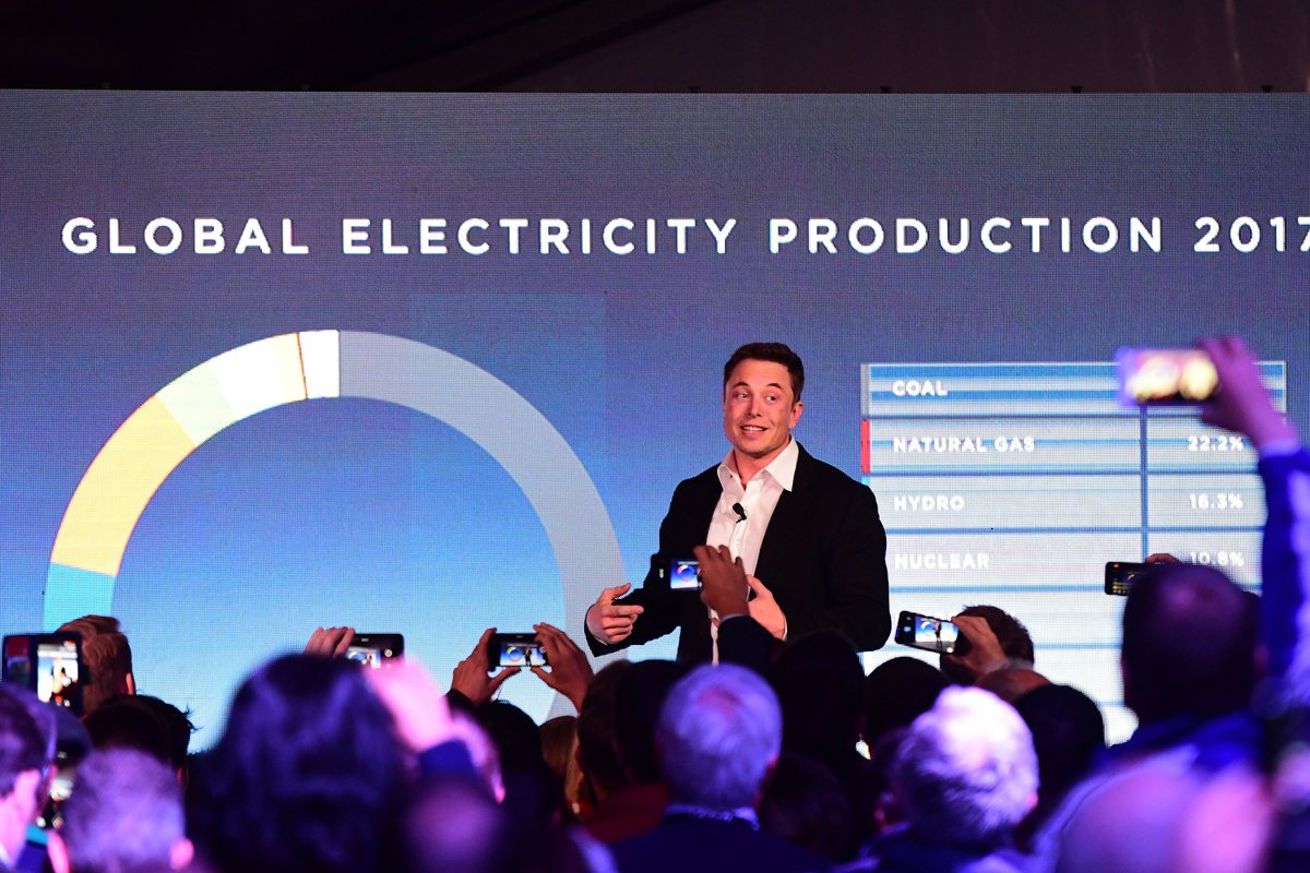 verge's tweet image. Elon Musk offers to rebuild Puerto Rico’s power grid using solar theverge.com/2017/10/6/1643…